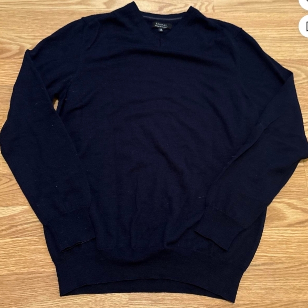 Tahari Men's Deep Blue V-Neck Sweater